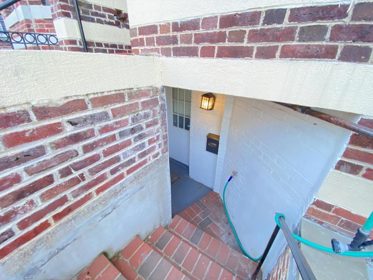 Renovated Basement 2bdrm Near Metro Washington