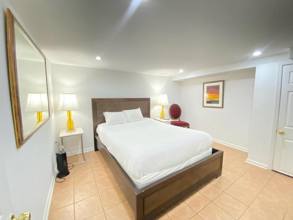 Apartment Renovated Basement 2bdrm Near Metro *